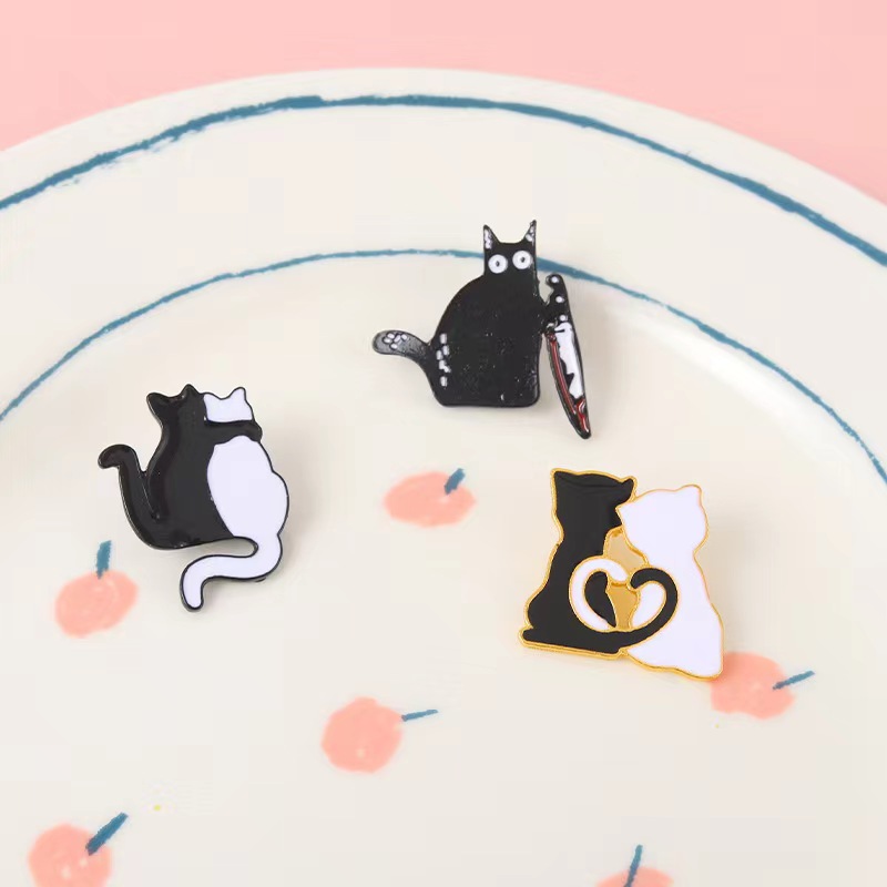 Edc Everyday Carry Knives - Loving Kitten Couple Enamel Pins Black